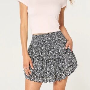 HOLLISTER high rise ruffle tiered layered flouncy mini skirt skort